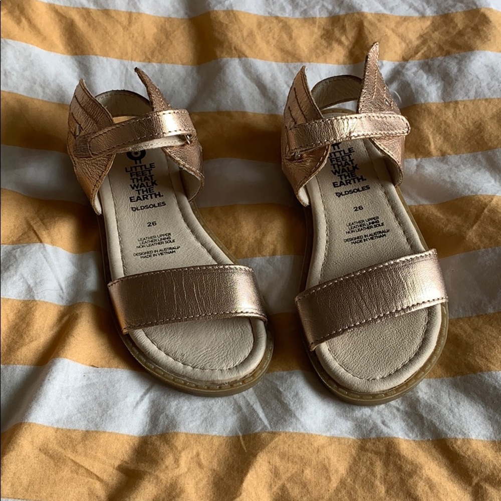 NWOT Girls Old Soles brand sandals